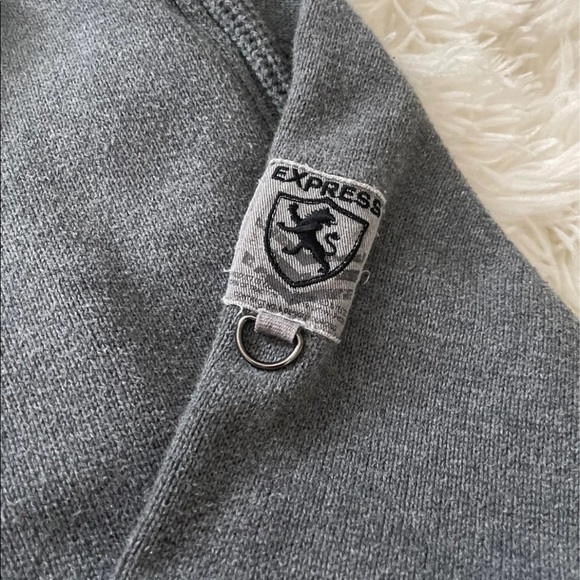 Express Sweater - Picture 2 of 2